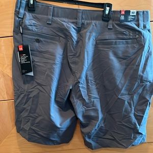 Brand new men's under Armour golf shorts
